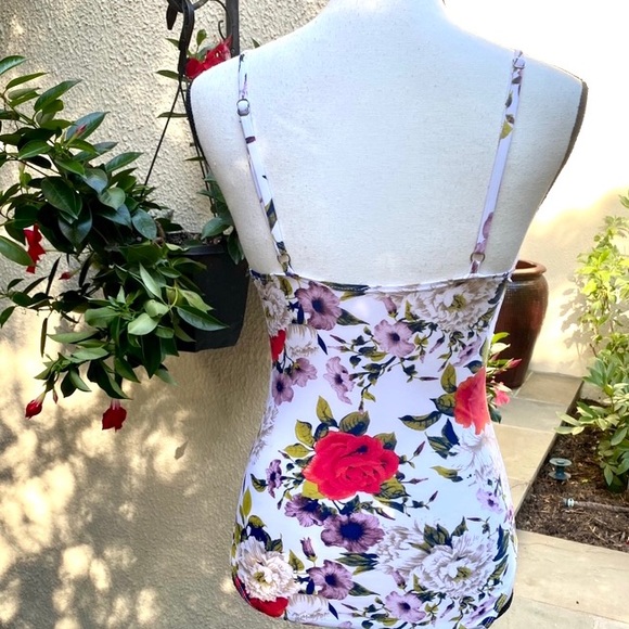 CUPSHE — S.🌹Beautiful One-Piece Swimsuit, ADORNED with Roses!🌹SO Pretty —NWOT - Picture 3 of 12